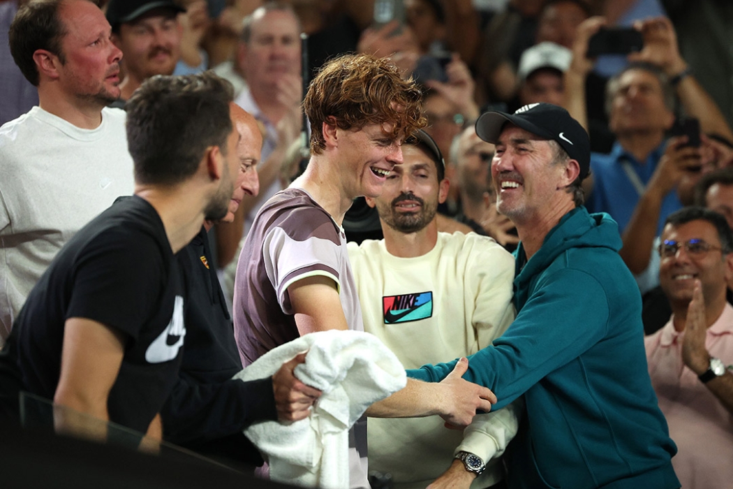 Jannik Sinner with coaches Darren Cahill and Simone Vagnozzi