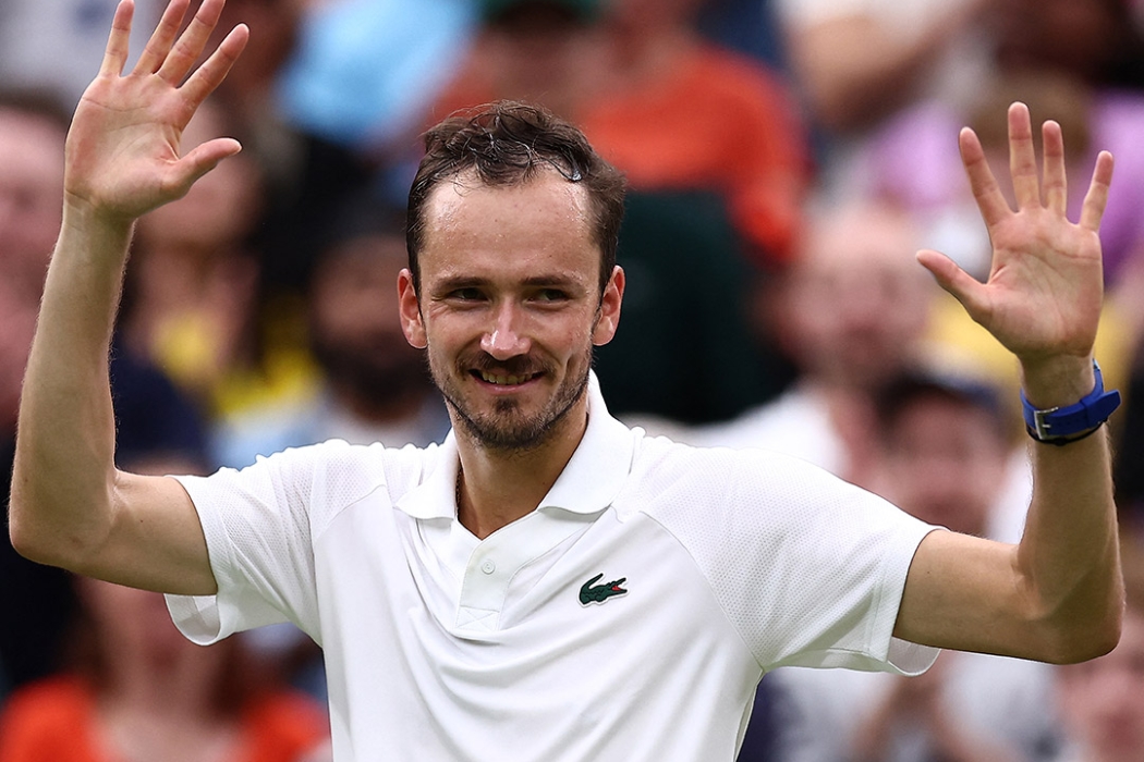 Daniil Medvedev upsets Jannik Sinner in the Wimbledon quarterfinals